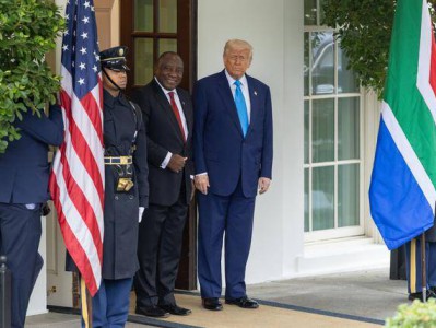 特朗普会见南非总统时起争执