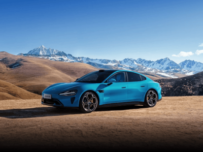 网传小米SU7撞人逃逸后起火，当地尚未通报