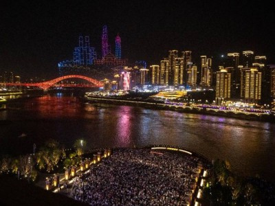 重庆“五一”无人机灯光秀引爆全网