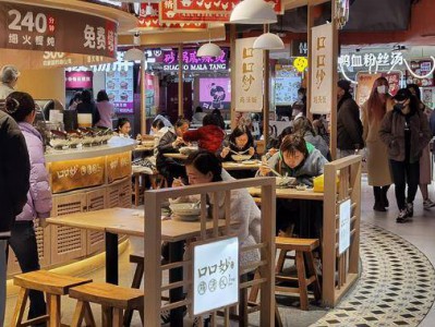 商铺168家，餐饮占了98家，商场正在变成大食堂