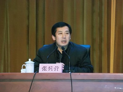 江苏一学院党委书记，主动投案