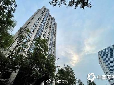 今天北京将有中到大雨局地暴雨 并伴强对流 明后天仍多阵雨或雷雨