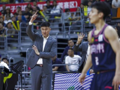 广东男篮无缘四强结束赛季，杜锋：挺难受的，正视短板与不足