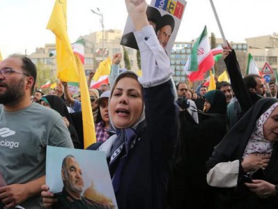 伊朗庆祝战胜以色列，数万民众挥舞国旗高呼，此前被传阵亡的高级军官现身