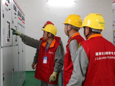 道县：筑牢高考“安全网” 当好电力“陪考人”