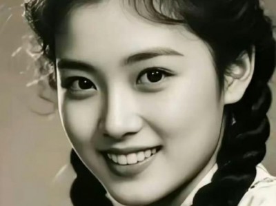 这是上世纪七八十年代的两张美女照片…