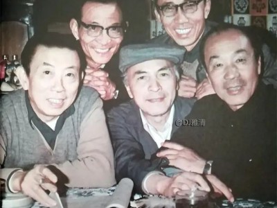 猜猜看︱老照片欣赏：气质清新脱俗的一位小美女，她是谁？