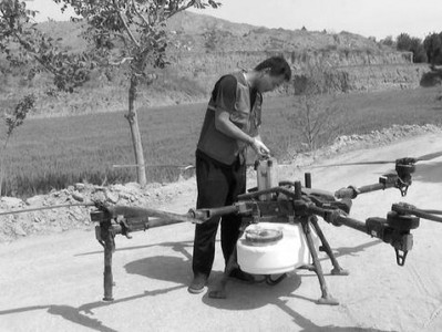 无人机织就“防护网”