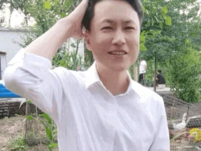 网红“秀才”疑似借壳复出！网友：“中老年收割机”重出江湖？