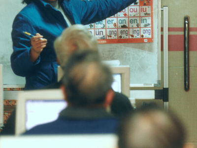 这群老年人，在互联网上奋力抵抗孤独