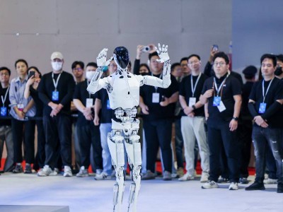 小鹏、广汽领衔，广东车企在上海车展秀出机器人“肌肉”