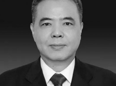 李春升同志会议期间因病逝世，享年63岁